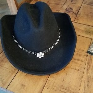 Shyanne black felt cowboy hat